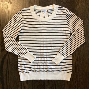 Long sleeve light sweater